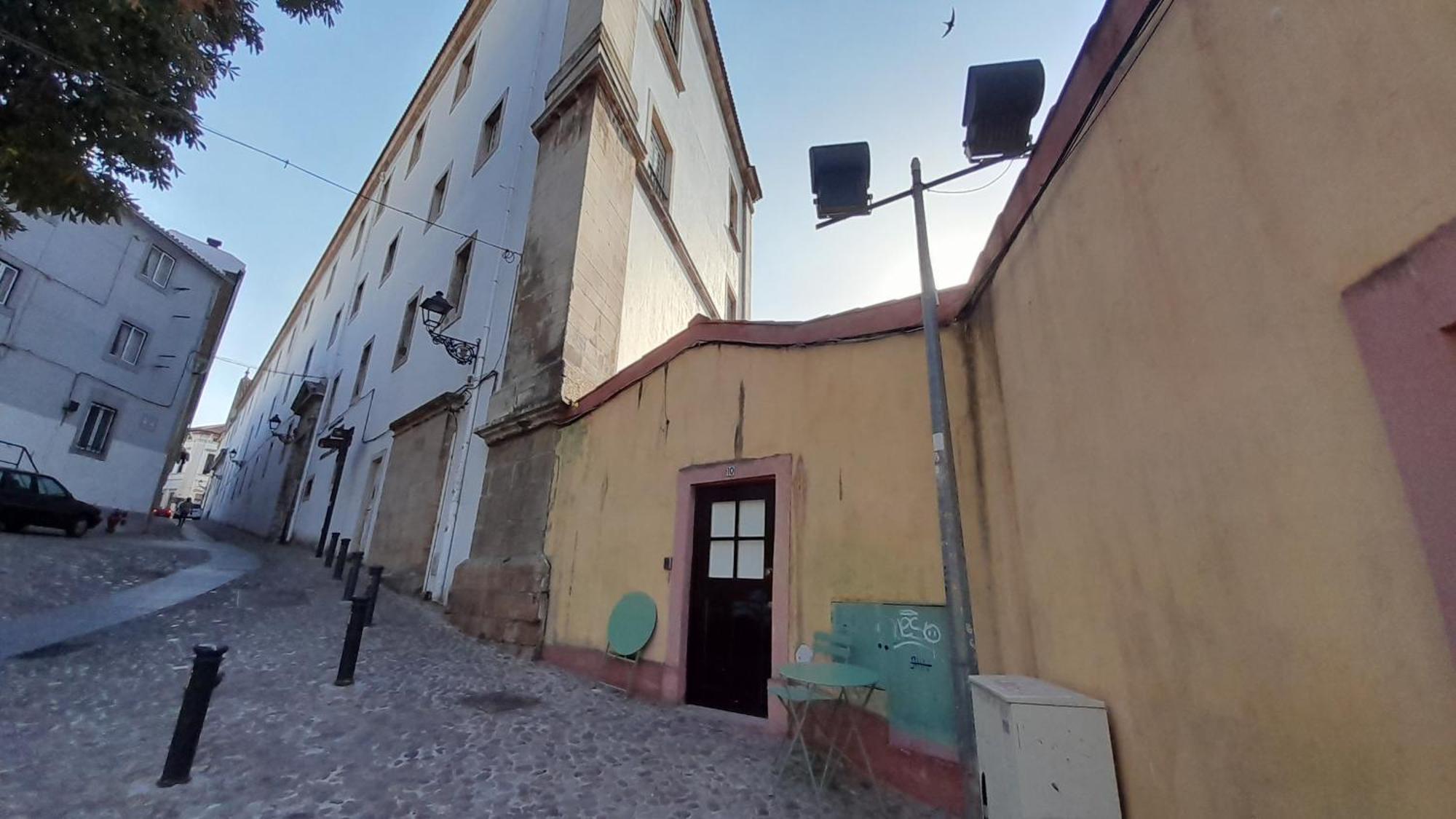 Fence Houses Coimbra Bilik gambar
